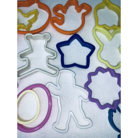 Vtg Lot 15 Cookie Cutters Silhouette Med to Lg Holidays Easter Butterfly Ghost - Picture 3 of 7
